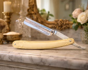 Antique Ornate Victorian  Straight Razor Clear Cut w/ diamond logo