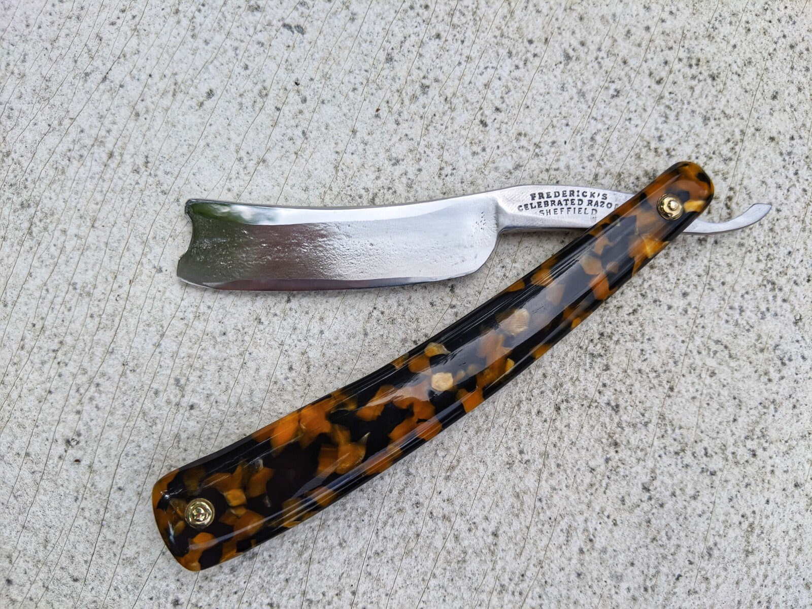 Vintage Straight Razor Frederick Reynolds 13/16” Smiling Barber Notch