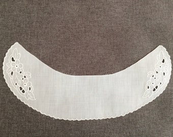 Broderie anglaise collar