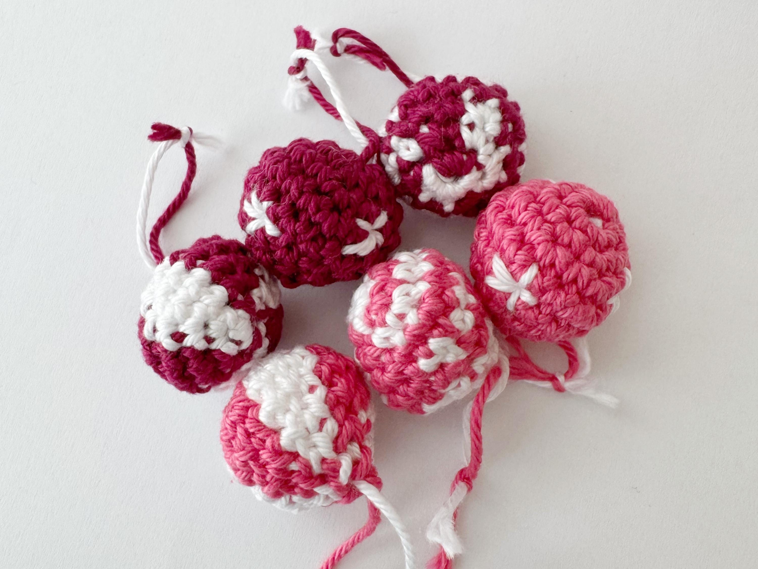 6 Adorable Mini Yarn Balls You Won’t Want To Miss 1 Christmas Baubles Crochet Pattern
