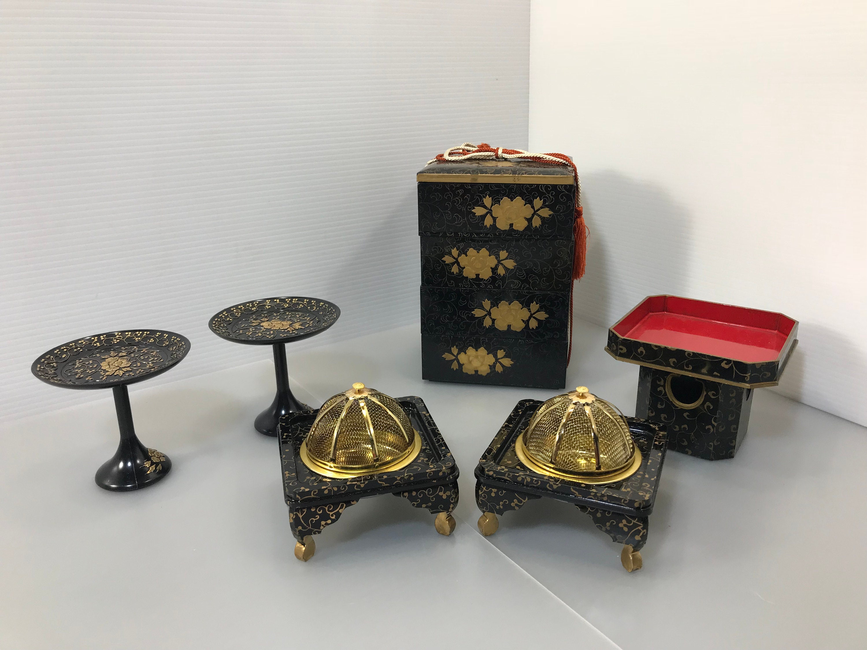 miniature japanese dolls