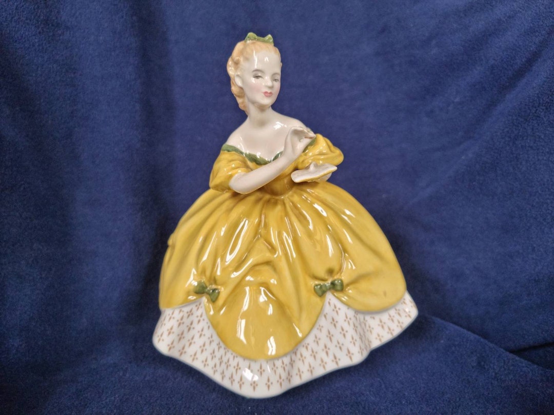 Vintage 1965 Royal Doulton Figurine. the Last Waltz. - Etsy