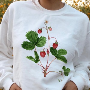 Strawberry sweatshirt. Strawberry print botanical sweatshirt. Wild strawberry plant sweatshirt. Strawberry crewneck. Strawberry gift