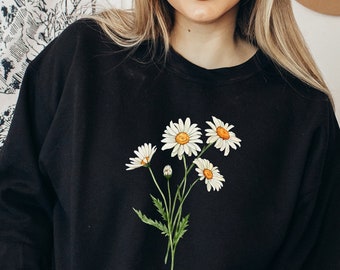 Daisy-April Birth Flower Sweatshirt. Birth month flower shirt. White daisy botanical sweatshirt. April birthday gift. Cute autumn crewneck