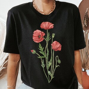 Camiseta Amapola Roja: Flor de nacimiento de agosto, Camiseta botánica de acuarela