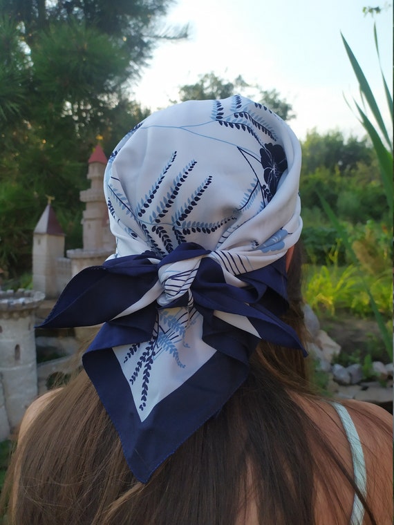 Silk Scarf. Women display picture 2