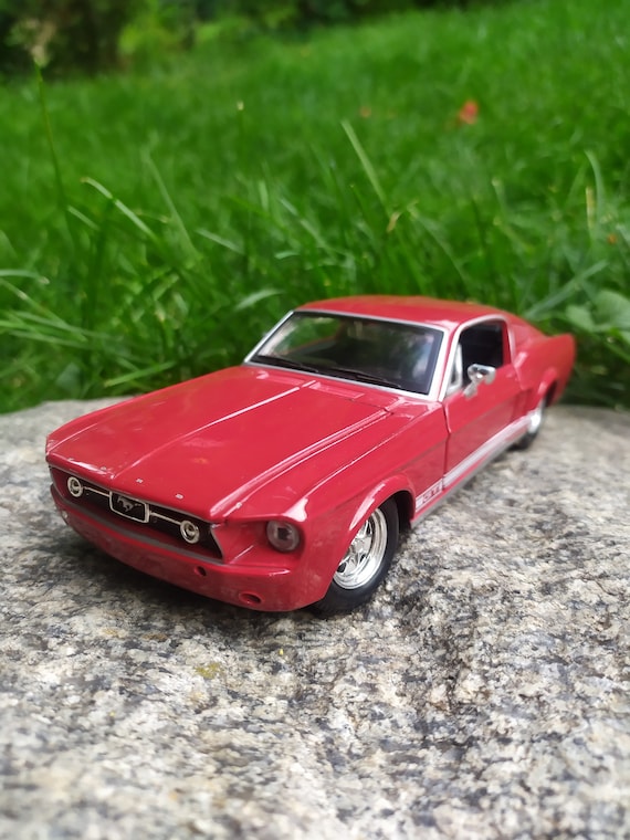 Maisto 1:24 Voiture de collection Ford Mustang GT 1967. -  Canada