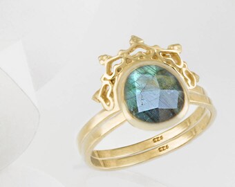 Austra Gold & Labradorite Ring with Halo Nesting Band