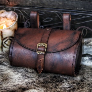 Aged Leather hip bag, belt bag for larp, medieval purse steampunk, cosplay or fantasy costume. Wide Viking, celtic, elven or dwarf bag