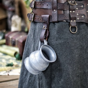 Leather Mug holder, tankard strap for belt, key ring holder, renaissance faire belt accesory, medieval viking celtic cosplay costume LARP