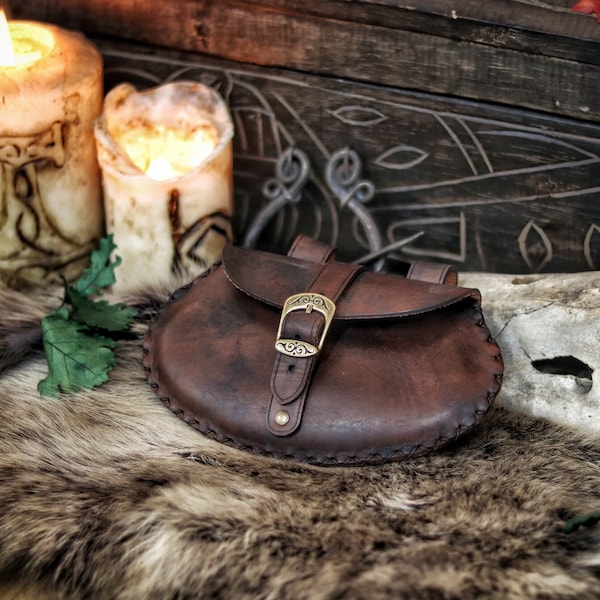 Handmade Leather Belt Bag with pear shape - Versatile, Practical, and Unique medieval purse leather hip bag for LARP and Cosplay