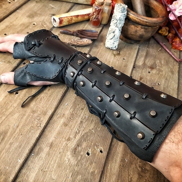 Samurai Leather bracers, larp or cosplay leather and metal pair of bracers for fantasy cosplay, accurate replica.