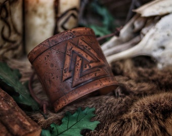 Valknut Leather Cuff Bracelet Old Norse Rune knot of slain warriors Viking Bracer leather embossed wristband, LARP, cosplay and Fantasy