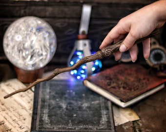 Ancient Branch Magic Wand: Enchanting Elegance for LARP, Ren-Fair, Wizardry, Sorcery, Witchcraft, and Fairy Realms - Handcrafted Marvel