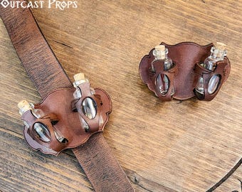Belt Potion holder for two small bottles. Made of leather for adventurers, steampunk, alchemist, healers, cosplay or just to keep spices