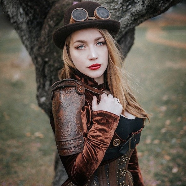 Steampunk Musketeer cuir épaule armure cuir pauldron diesel punk wasteland épaule armure brûlante homme protéger le larp dystopique