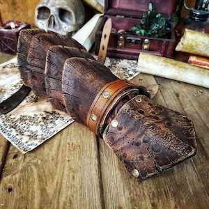 Dragon Scales Leather Bracer, Viking Bracer, armadura de cuero para LARP, cosplay y ferias de fantasía