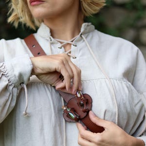 Cintura in pelle porta pozioni per due piccole bottiglie Steampunk Alchimista Avventuriero Cosplay Strega Mago Kit Porta spezie