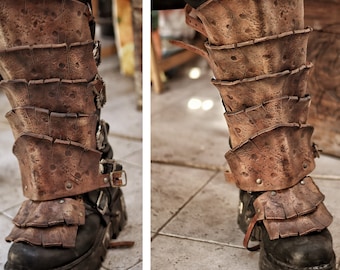 Schinieri in pelle Schinieri vichinghi Armatura per gambe in pelle con scaglie di drago Parastinchi Armatura Larp Armatura vichinga Armatura da witcher Armatura fantasy