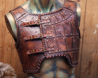 Costume da armatura in pelle da barbaro, armatura da vichingo, costume da witcher, LARP, armatura in pelle, corazza medievale, cosplay da guerriero, armatura danneggiata in battaglia