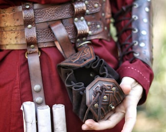 Leather Viking Belt Pouch Medieval Coin Pouch LARP Ren Faire Belt Bag Fantasy Dice Pouch Leather Celtic Cosplay Accessories Dwarf Gear