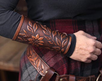 Floral leather bracer ren faire floral arm guard elven cosplay accessory fae costume druid larp bracer for women single bracer piece leather