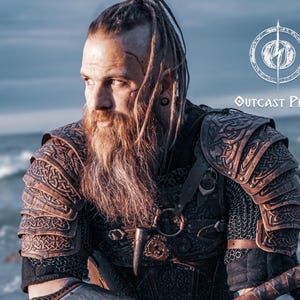 Viking leather shoulder armor Sedrik - Celtic LARP & viking cosplay, Nordic pauldrons with engravings knots, premium handcrafted leather