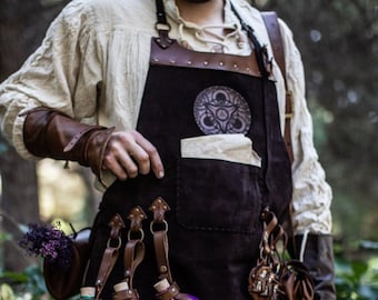 Leather Apron, larp Alchemy steampunk crazy scientist mechanics, engineers. With accesories and pockets perfect for Barber