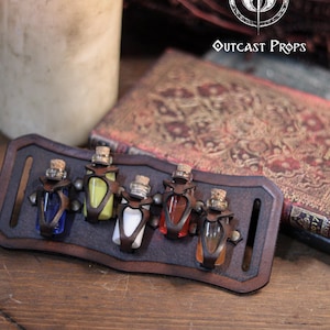 Belt Potion holder for 5 small bottles. Made of leather for adventurers, steampunk, alchemist, healers, cosplay or just to keep spices