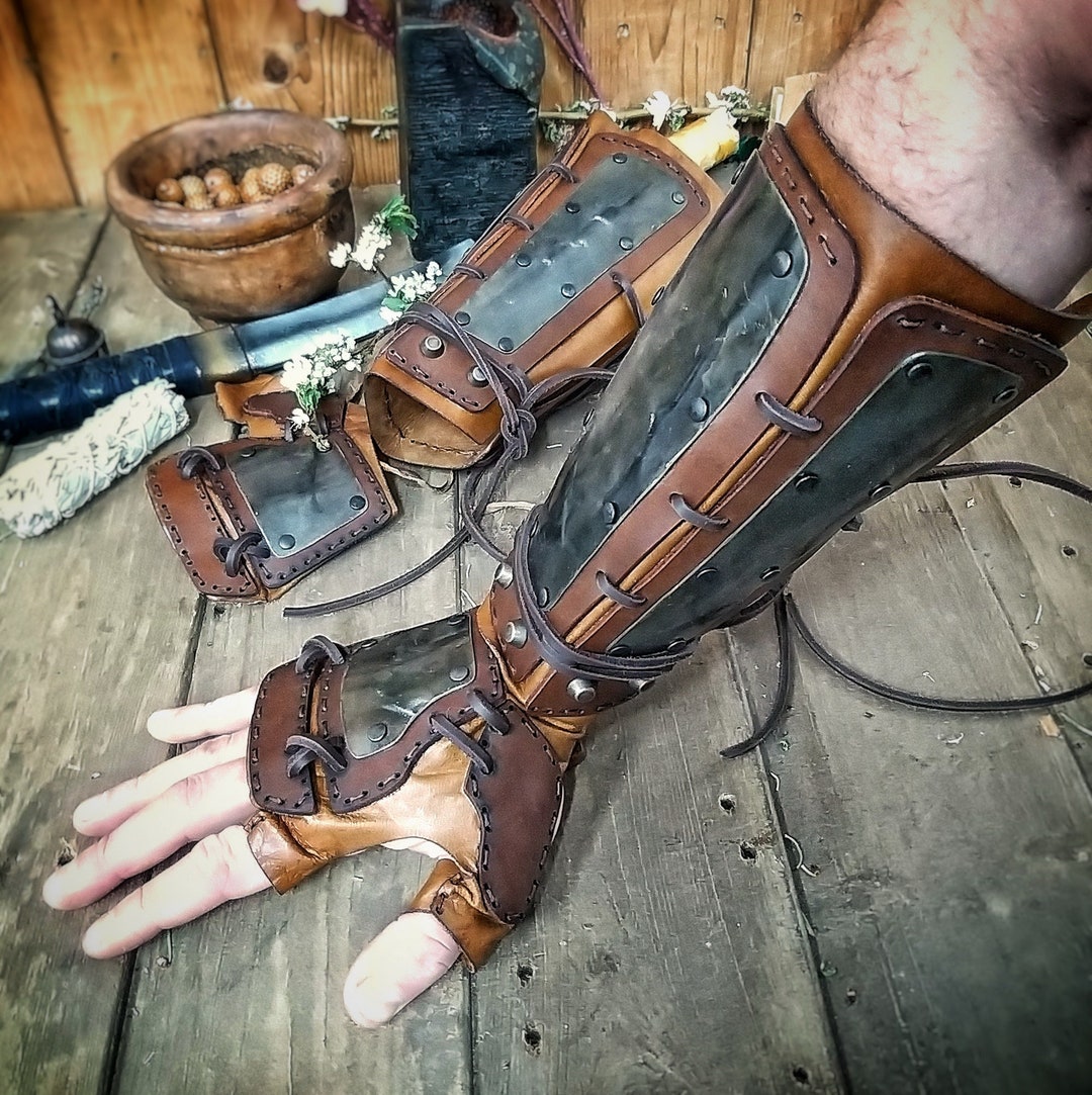 Samurai Iron Bracers Leather Armored Cosplay Accessory for  display picture 3