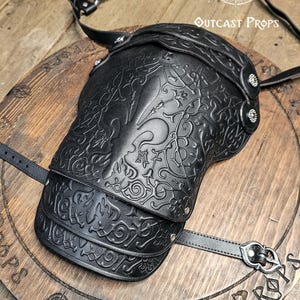 Leather Shoulder Pauldron: Musketeer Armor for LARP, Renaissance LARP, cosplay, Ren Faire accessory, Aramis inspired