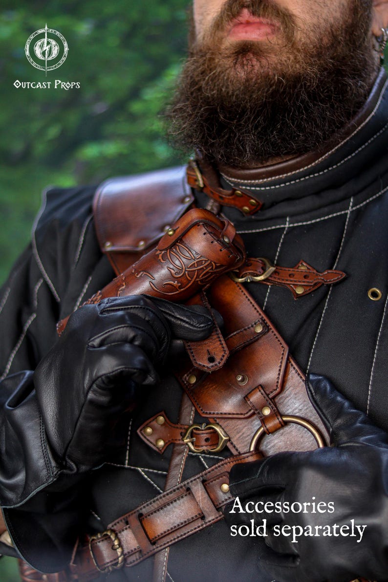 Ursine rustning läder Baldric Witcher inspirerad björn skolutrustning läderbandolier för LARP Cosplay handgjord justerbar sele bild 20