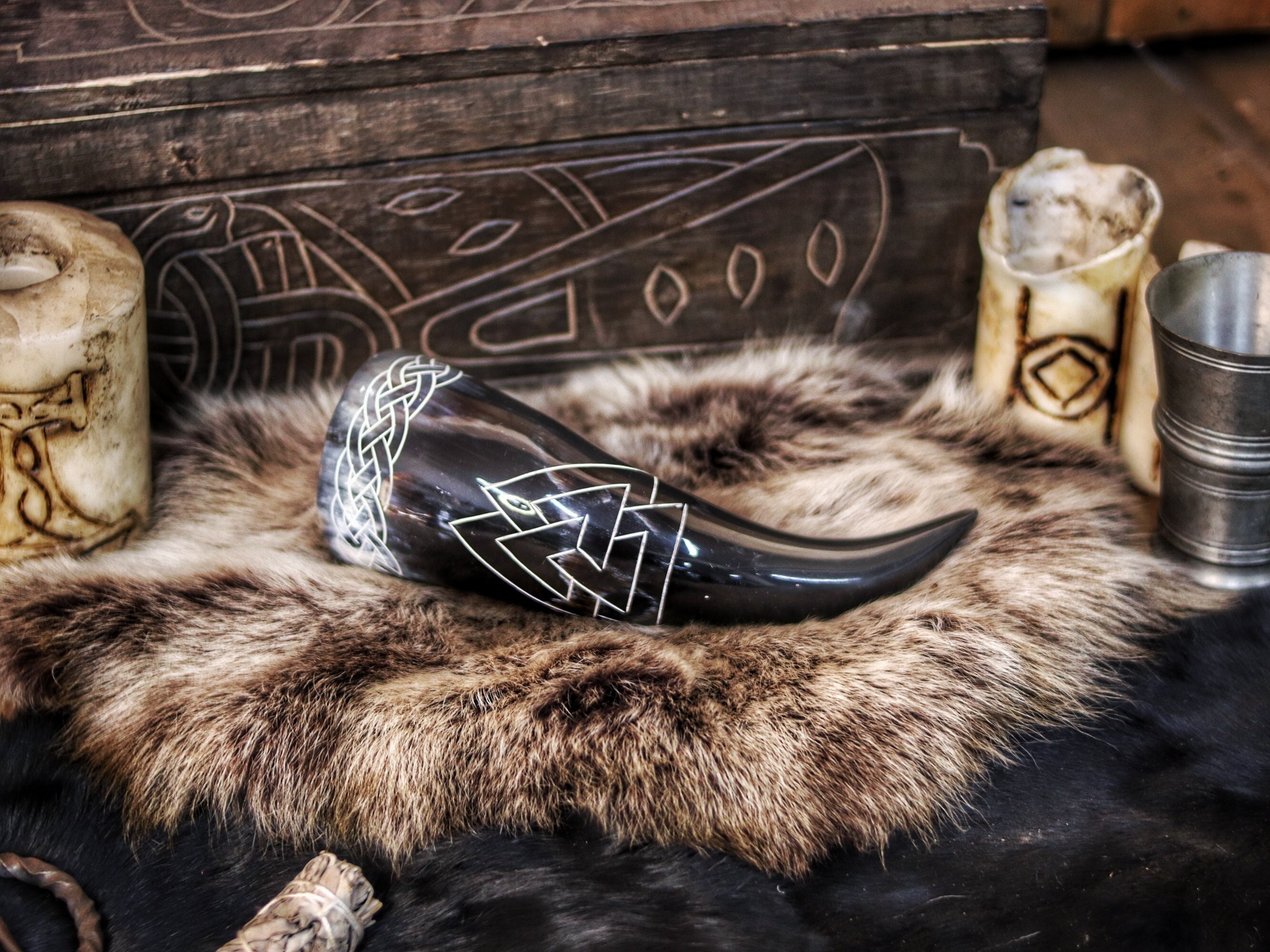 Brazalete de cuero de cuernos de Odín, brazalete vikingo, pulsera de cuero  en relieve, patrón vikingo estampado para LARP, cosplay y ferias de  fantasía -  México