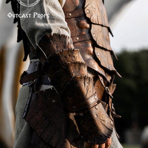 Dragon Scale Leather Bracer: LARP Cosplay Armor for Fantasy Warriors, Orcs, Archers - Handmade Medieval Costume