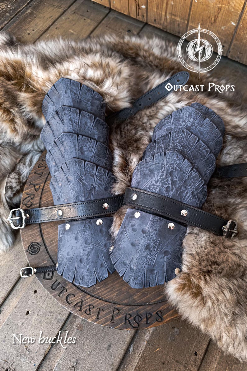 Dragon Scale Leather Bracer: LARP Cosplay Armor for Fantasy Warriors, Orcs, Archers - Handmade Medieval Costume