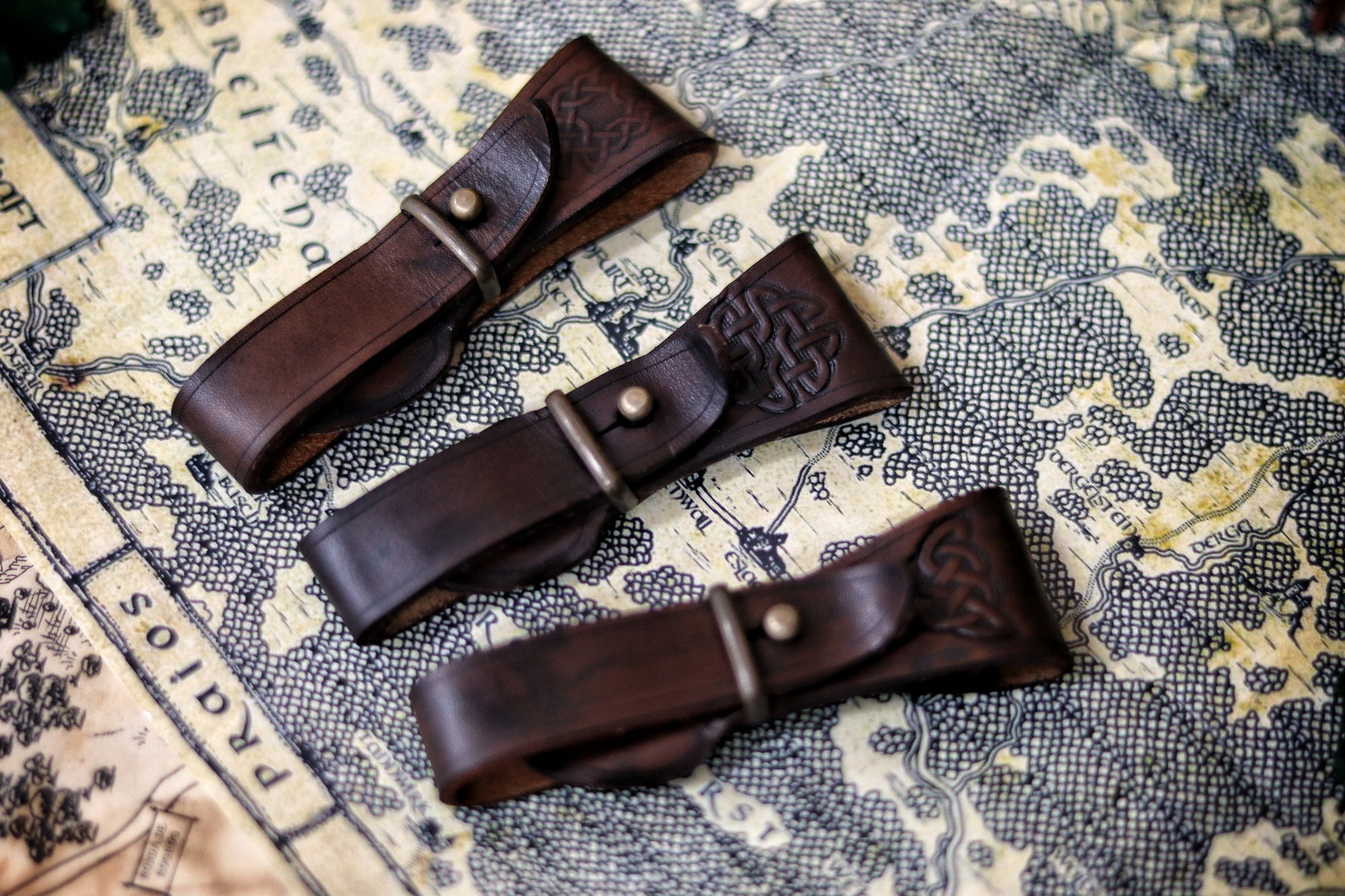 Leather Mug holder, tankard strap for belt, key ring holder, renaissance faire belt accesory, medieval viking celtic cosplay costume LARP
