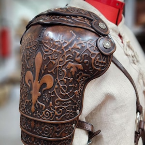 Leather Shoulder Pauldron: Musketeer Armor for LARP, Renaissance LARP, cosplay, Ren Faire accessory, Aramis inspired