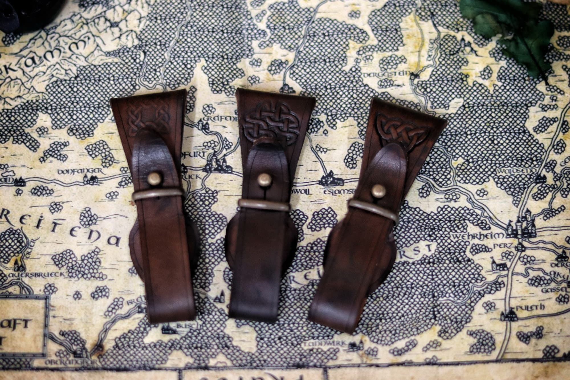 Leather Mug holder, tankard strap for belt, key ring holder, renaissance faire belt accesory, medieval viking celtic cosplay costume LARP