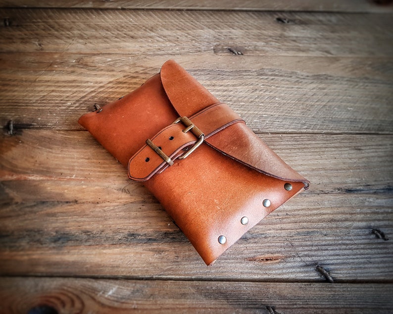 Leather plain hip bag, belt bag for larp, medieval purse steampunk, cosplay or fantasy costume. Wide Viking, celtic, elven or dwarf bag Brown