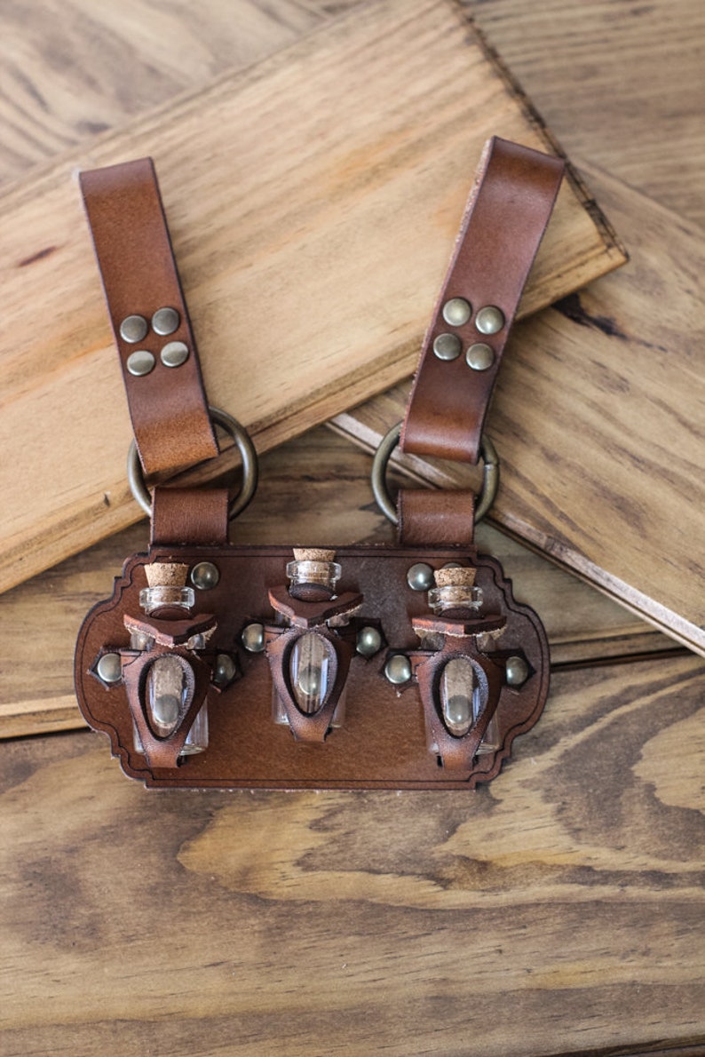 Leather Belt Potion holder for 3 small bottles. Made of vegetal tanned leather for adventurers, steampunk, alchemist, healers or cosplay image 2