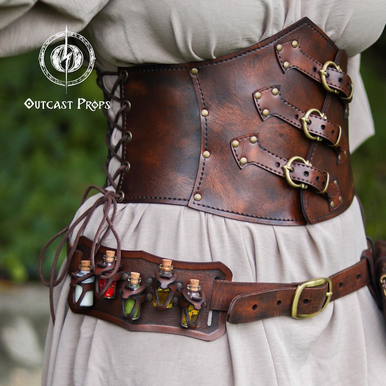 Belt Potion holder for 5 small bottles. Made of leather for adventurers, steampunk, alchemist, healers, cosplay or just to keep spices