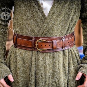 Handcrafted Leather Wanderer Belt for LARP, Renaissance Fairs, Medieval Cosplay, Fantasy Costumes & Daily Wear