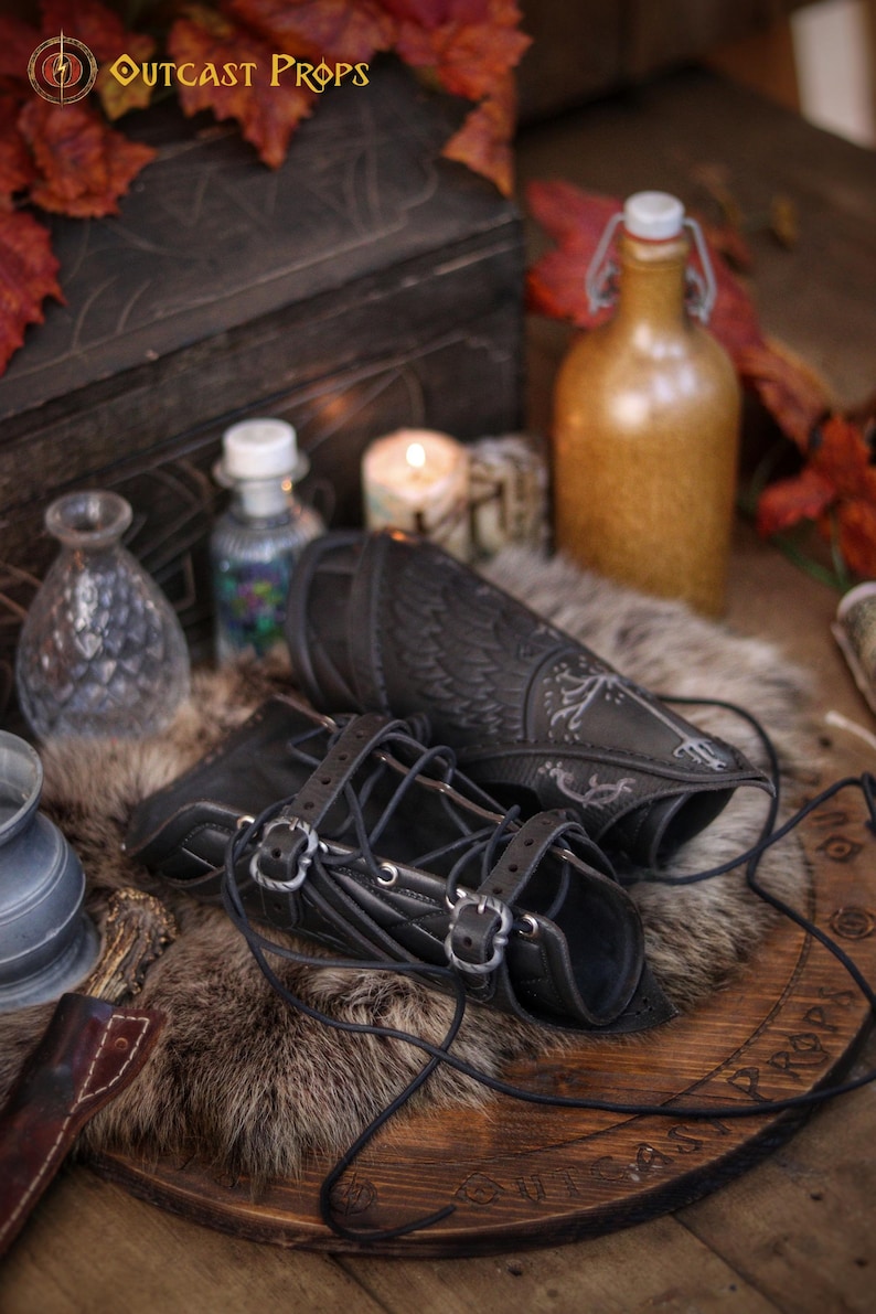 Gondor inspired bracers | Fantasy LARP, cosplay, medieval armor, ranger accessory - handmade of High quality Leather and beautifully aged. Aragorn, Boromir, Faramir. LOTR leather bracers. White tree leather bracers fantasy ranger armor LARP bracers medieval cosplay accessory elven warrior costume gear embossed vambraces