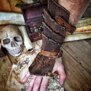 Dragon Scales Leather Bracer for LARP Warrior Orc Archer Cosplay Armor Fantasy Fair Handmade Custom Armor for Medieval Fantasy Costume