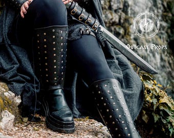 Violet Sorrengail cosplay leather greaves dragon rider armor fantasy larp armor greaves leather leg guards for cosplay events roleplay gear