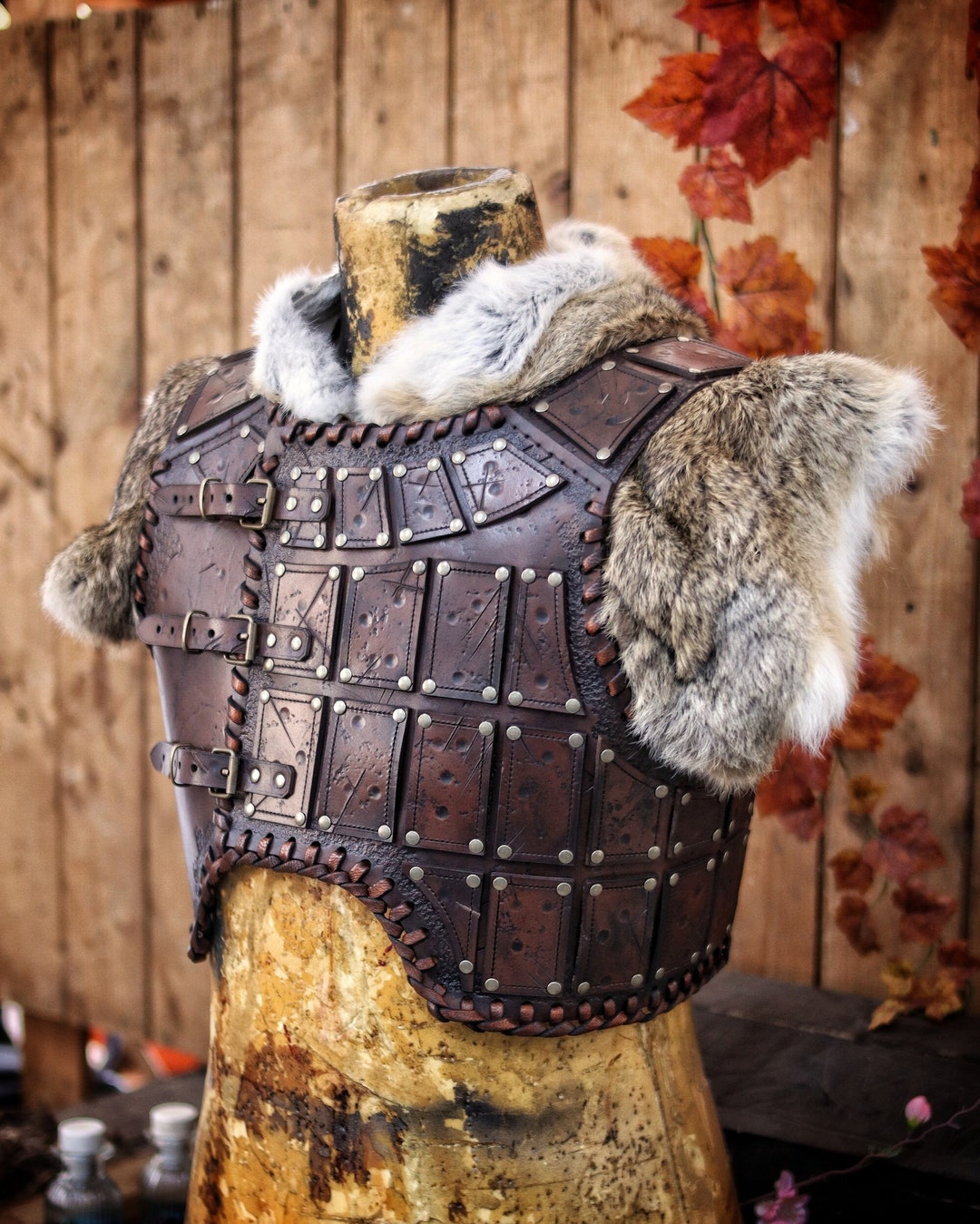 スタッズレザーアーマー - LARP、コスプレ、コレクターに最適 スタッズレザーアーマー - LARP、コスプレ、コレクターに最適