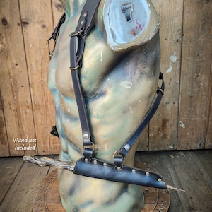 Magic Wand shoulder Holster made of full-grain leather with potions for wizards and witches. Auror Cosplay and LARP