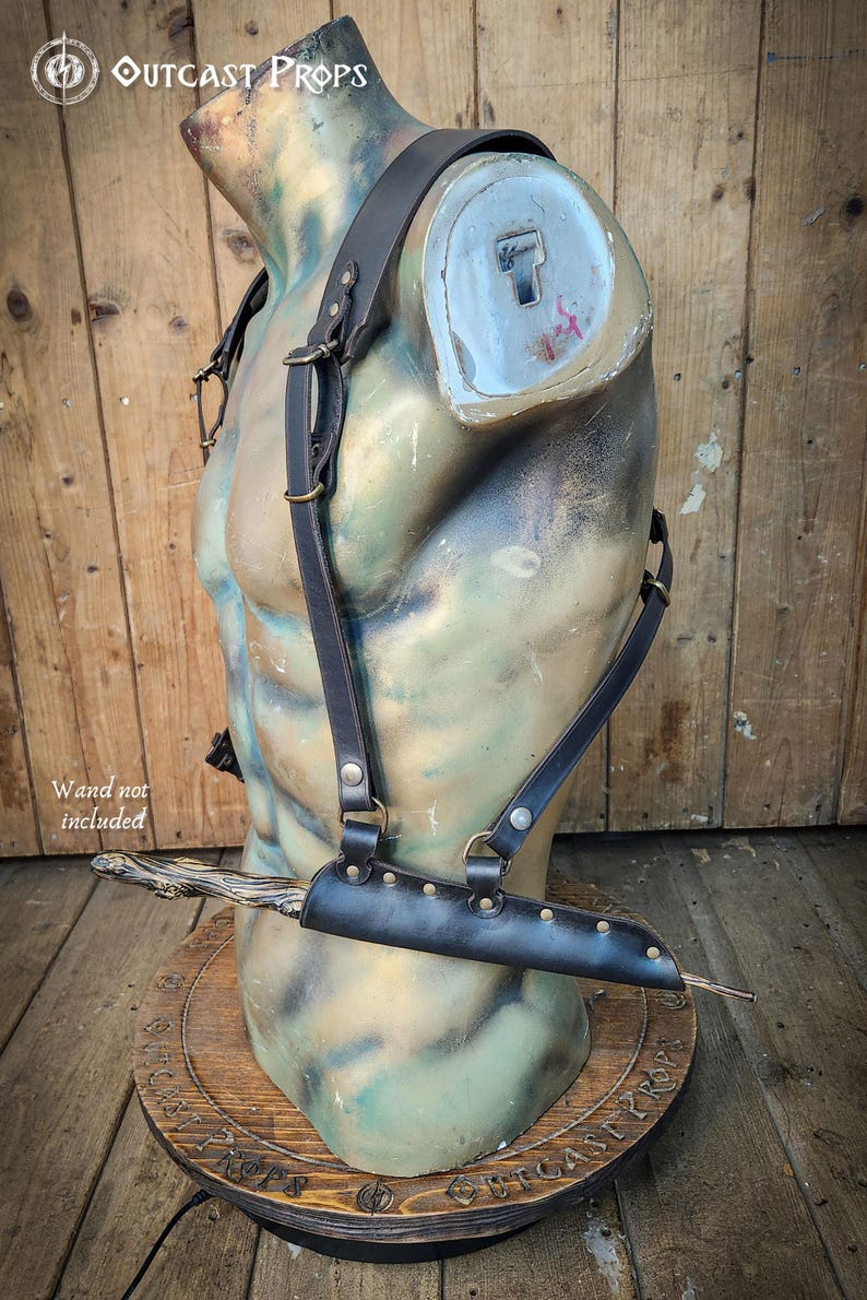 Magic Wand shoulder Holster made of full-grain leather with potions for wizards and witches. Auror Cosplay and LARP