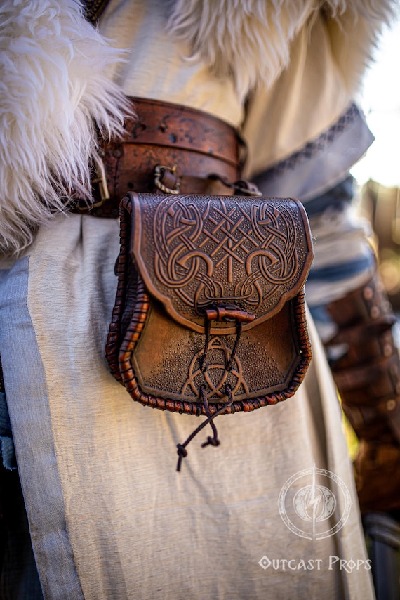 Embossed Dragon Knot Viking Leather Belt Pouch Medieval Bag  display picture 3