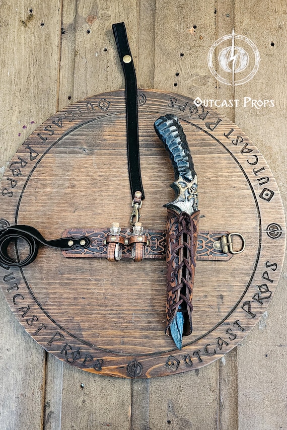 Leather Dagger Garter Holster Medieval Fantasy LARP Costume Accessory With  Potion Bottles Ornated - Etsy